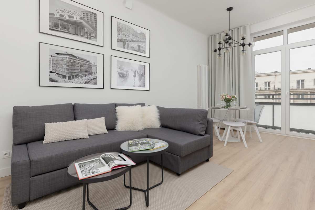 Al. Jerozolimskie 29 | Trendy Apartment | Desk