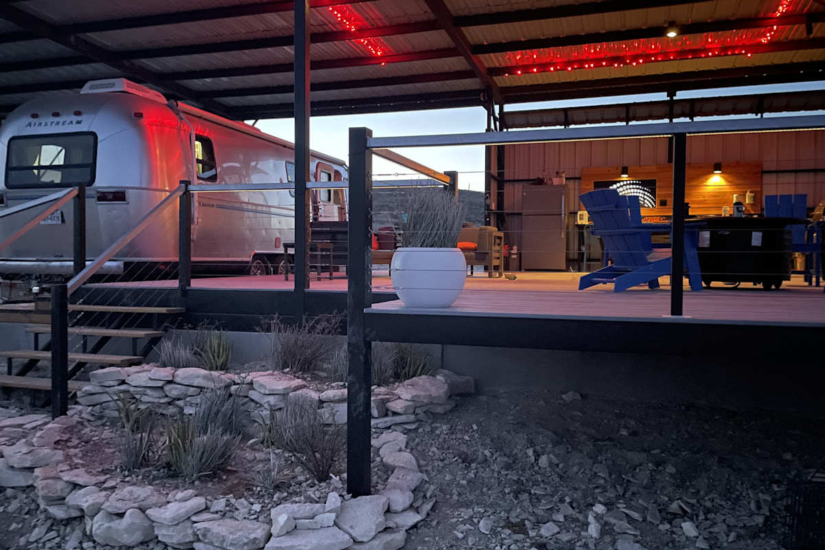 Big Bend StarGazer PLUS: 2 Retro Airstreams for 4