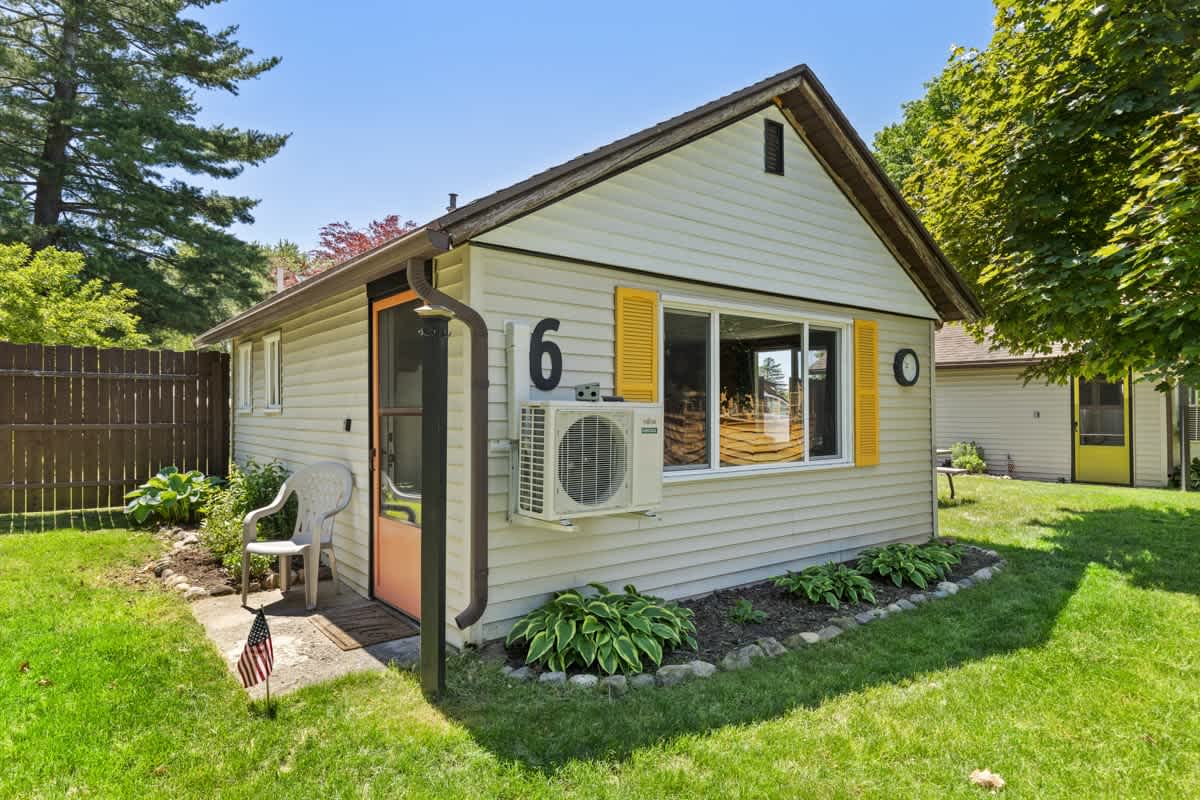 Chippewa Bluffs Resort - 2BR 2BA Cabins