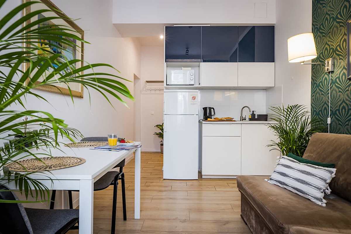 UnitApartments Random Studio – 2 Guests – Warsaw West / Ochota – Compact Studio with Kitchenette