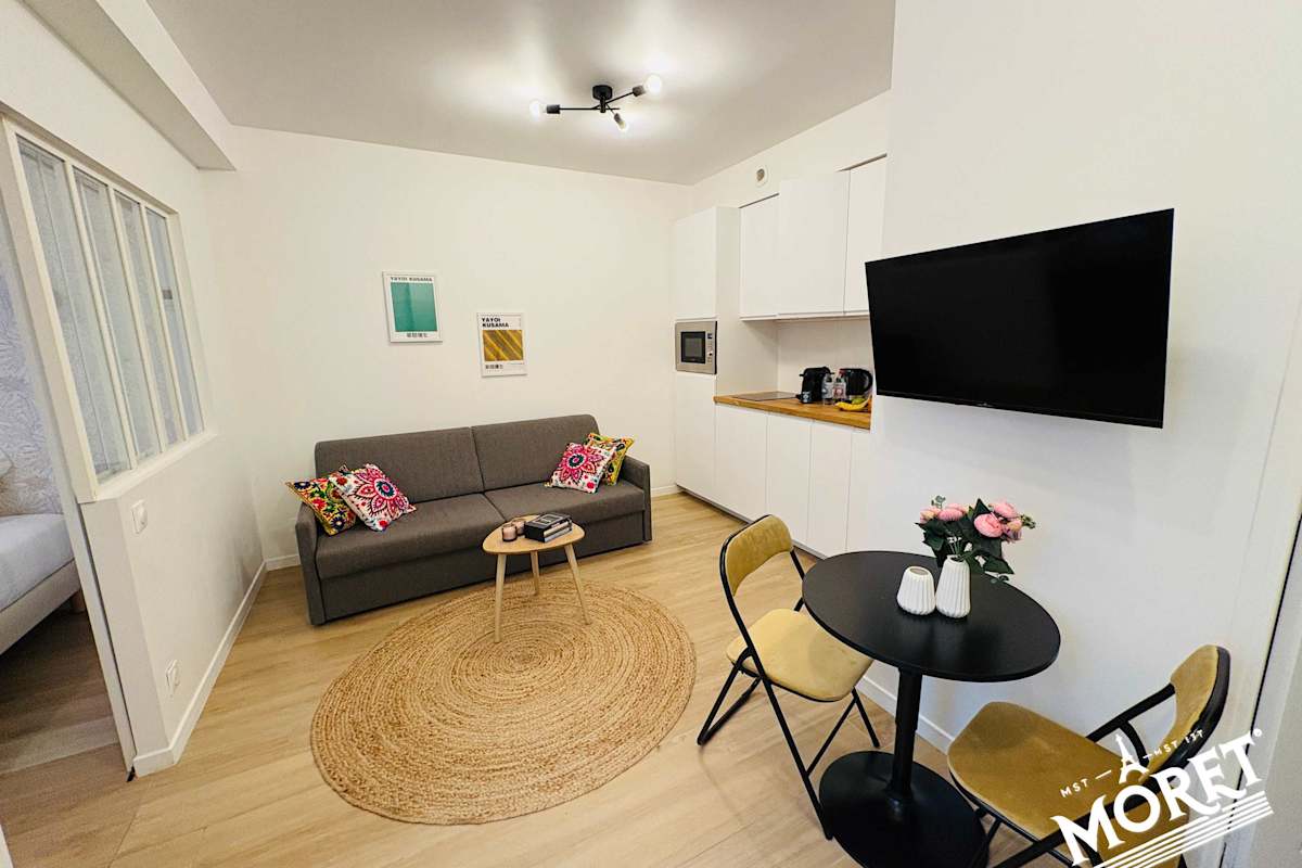 Moret Art Flats 1 Bedroom AC Patio Terrace