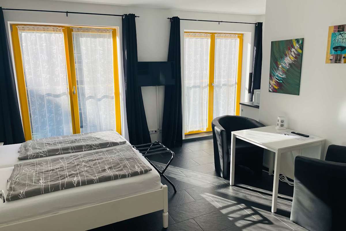 New Green 1 studio centrally located in Berlin (road side)