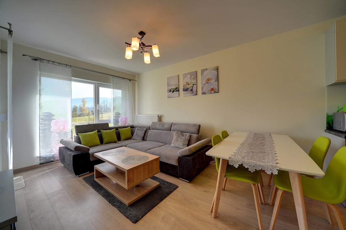 Waryńskiego 3A | Szklarska Poręba | Spacious Apartment | Mountain View | Parking | Balcony | Desk — Szklarska Poręba, Województwo dolnośląskie — vacation rental