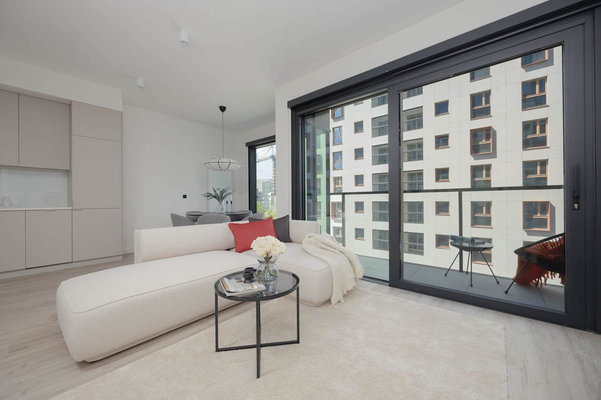 Prosta 69D Warsaw | Prestigious Apartment Towarowa Towers | Parking | Air conditioning | Desk — Warszawa, Województwo mazowieckie — vacation rental