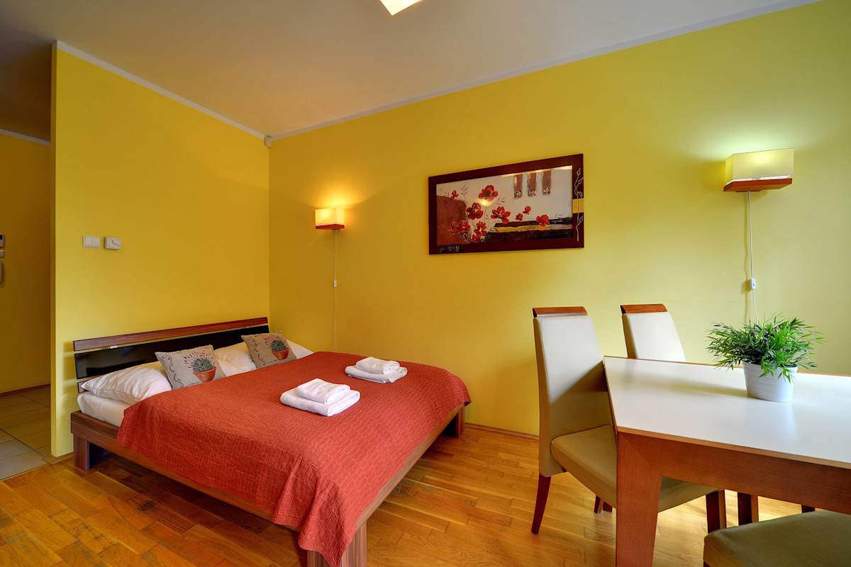 Komfortowe Studio Sun Seasons 24 w Karpaczu z Balkonem by Noclegi Renters — Karpacz, Województwo dolnośląskie — vacation rental