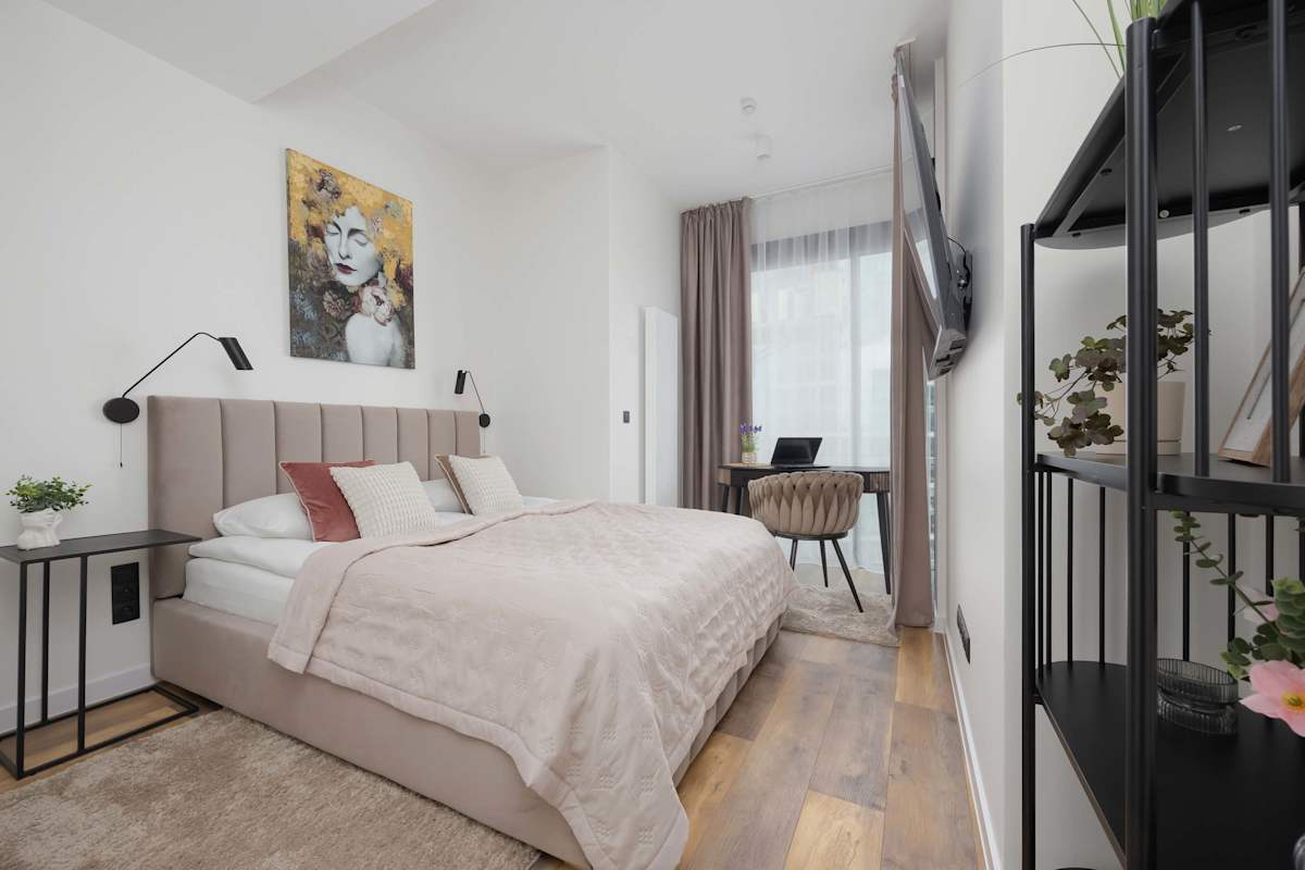 Apartment Deluxe Towarowa Towers Warsaw with Parking & AC by Renters Prestige — Warszawa, Województwo mazowieckie — vacation rental
