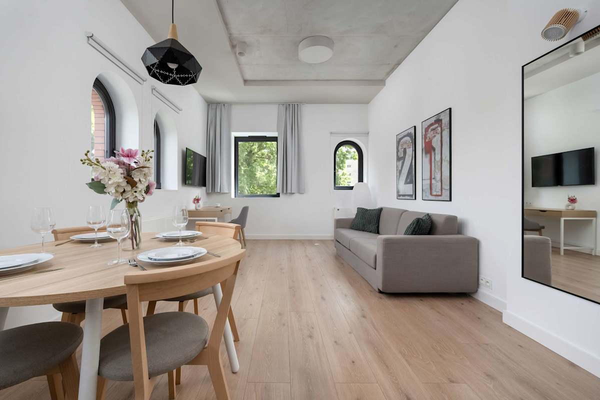 Księcia Witolda 64 | Wrocław | Spacious Apartment | Parking | Air Conditioning | Desk | Center