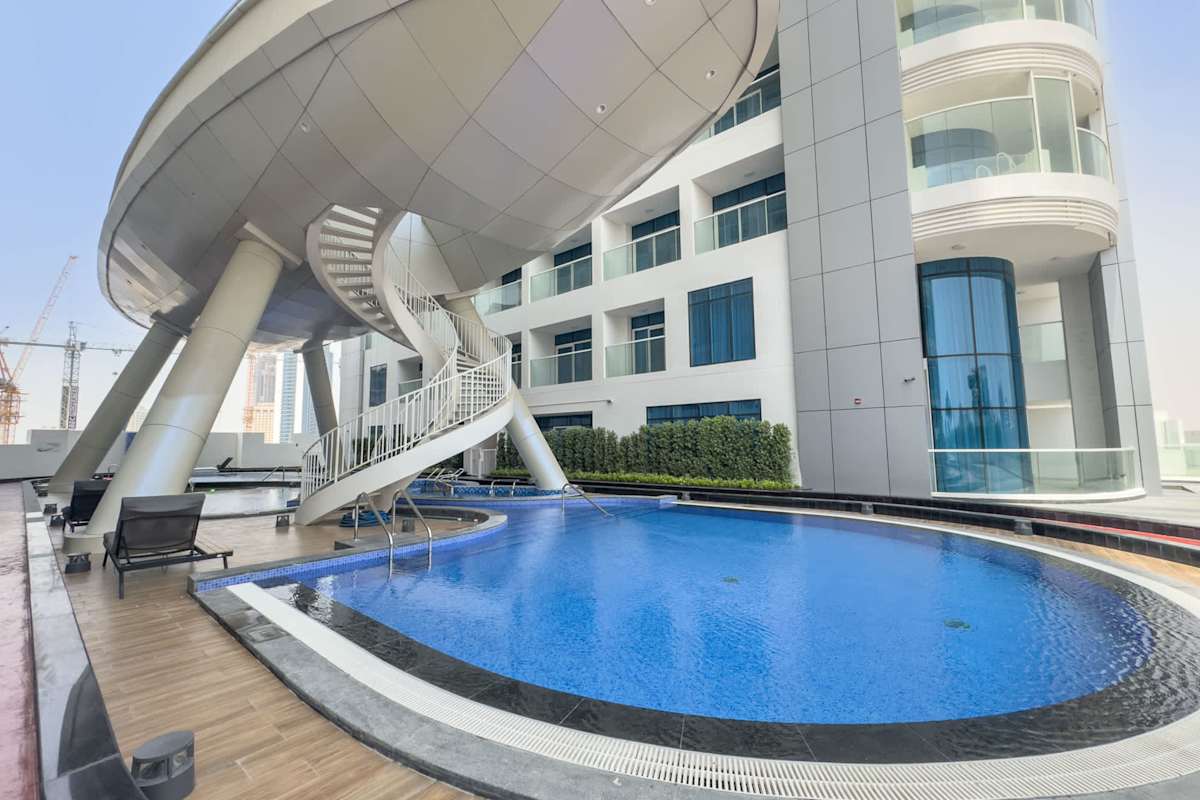 StayShort - Deluxe Studio in Al Barsha with Pool and Gym Access Sleeps 2