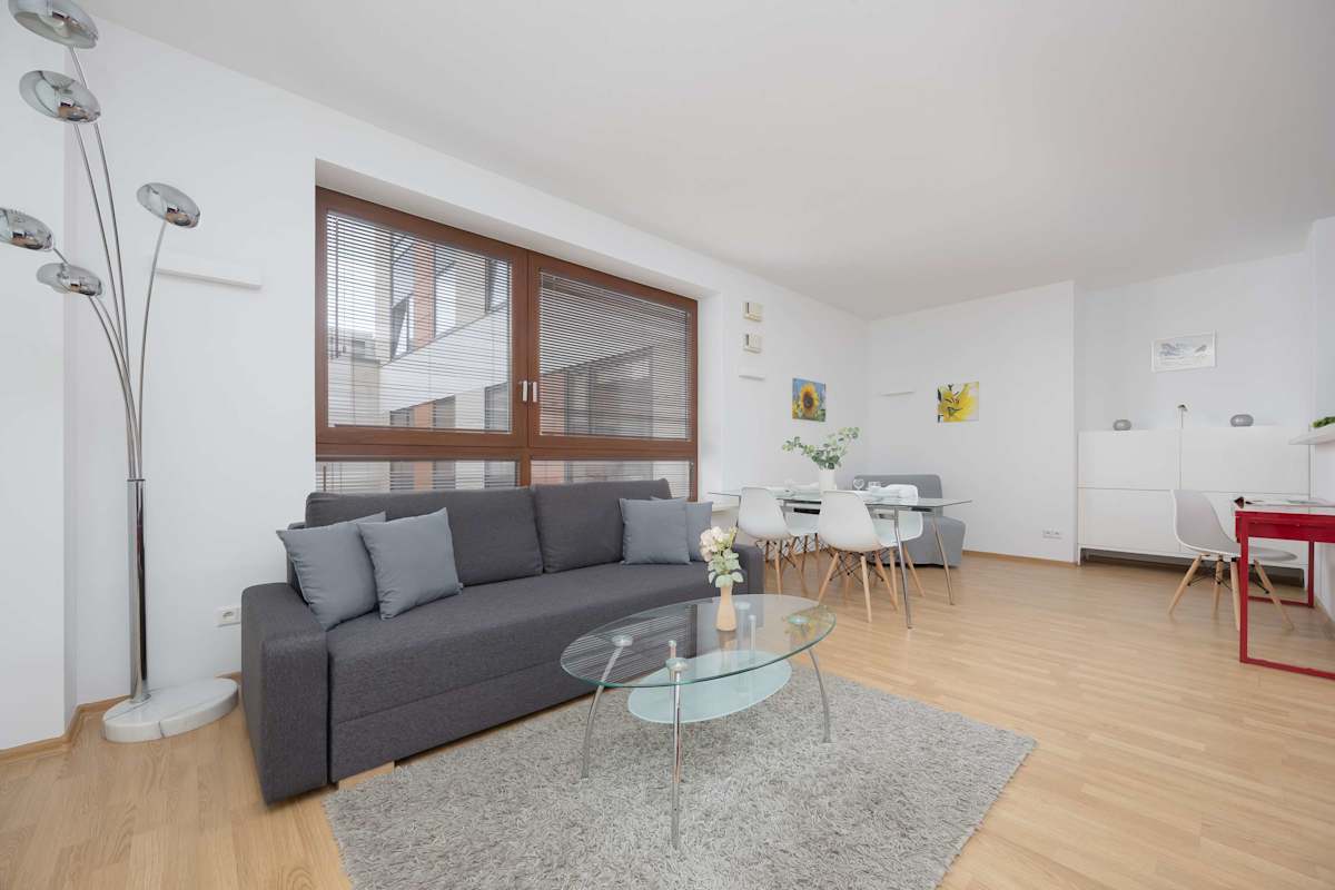 Bagno 2 Warsaw | Spacious and Bright Apartment | Parking | Workspace | City Center — Warszawa, Województwo mazowieckie — vacation rental