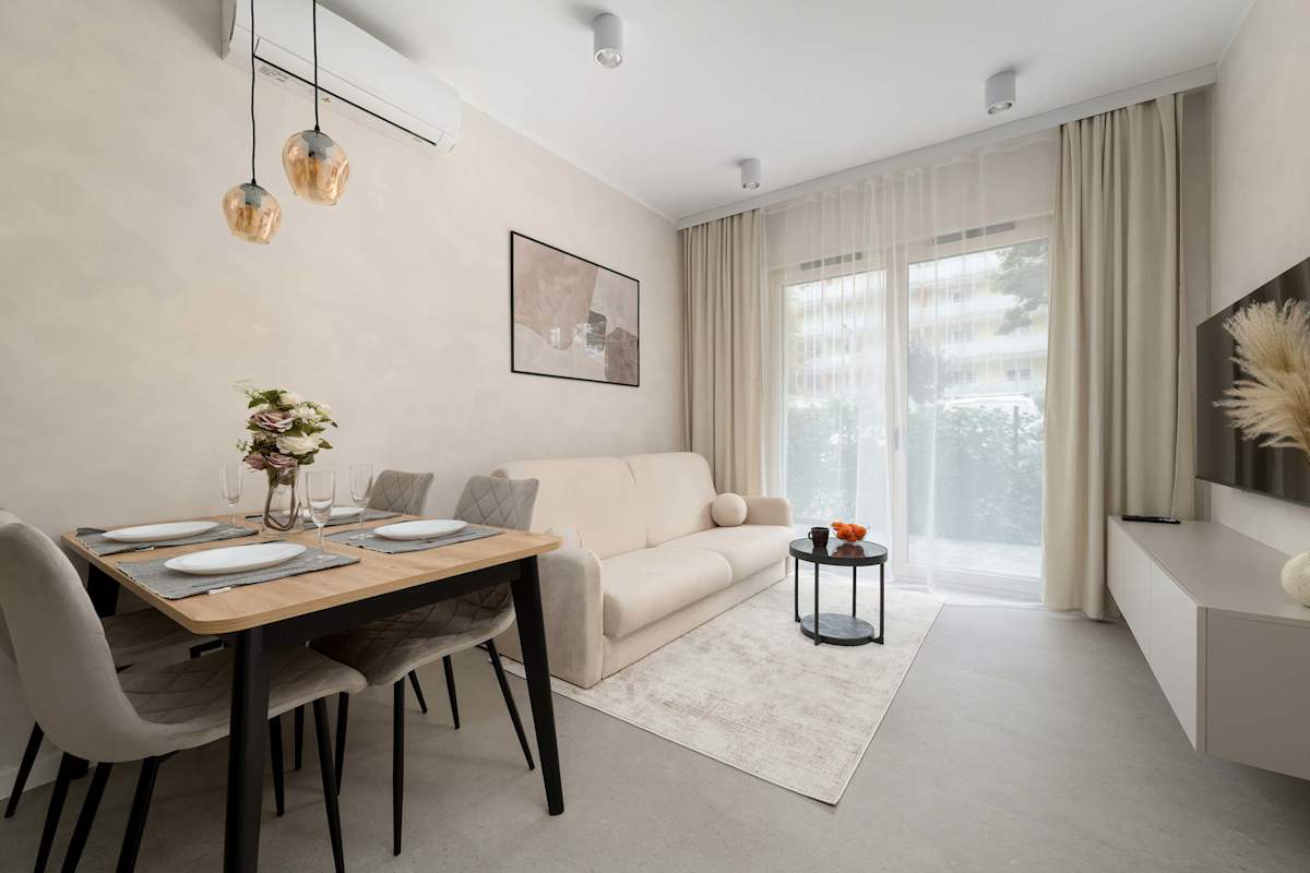Czysta 4 Wrocław | Beige Apartment with Garden, Desk and Air Conditioning — Wrocław, Województwo dolnośląskie — vacation rental