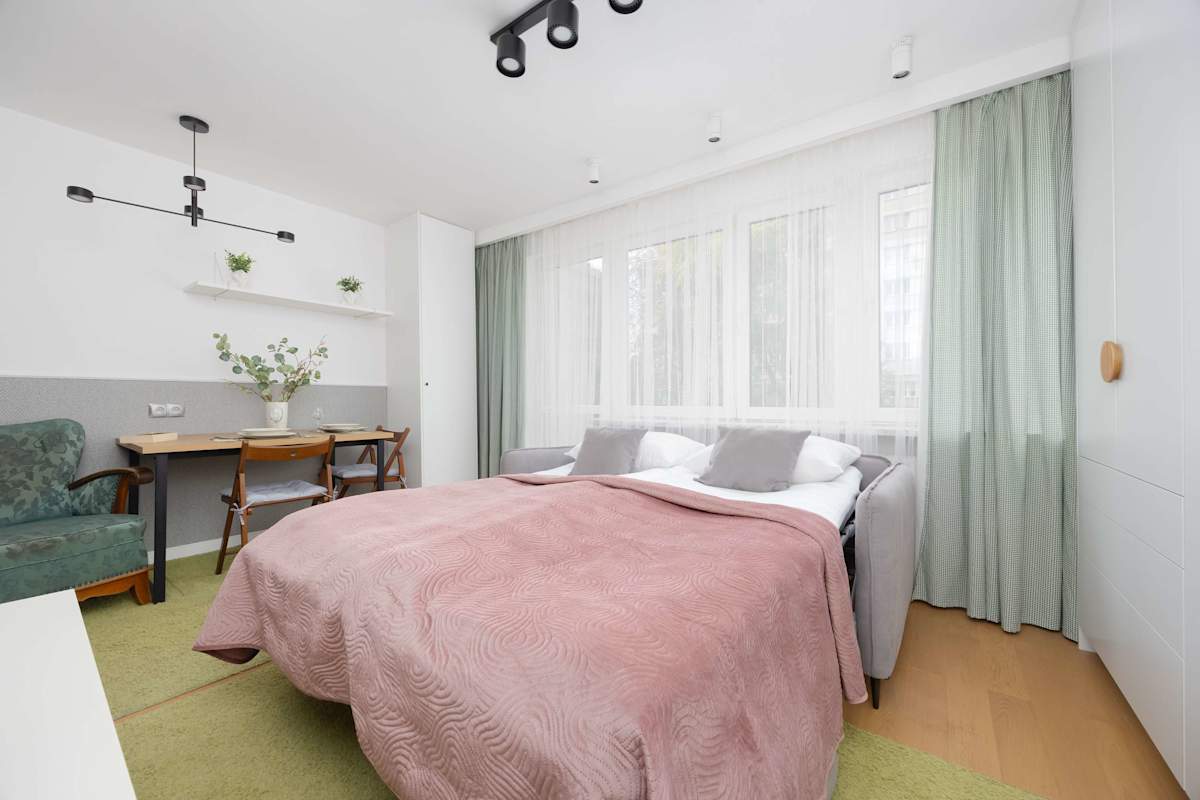 Central Warsaw Studio with Balcony, near Metro by Noclegi Renters — Warszawa, Mazovia — vacation rental