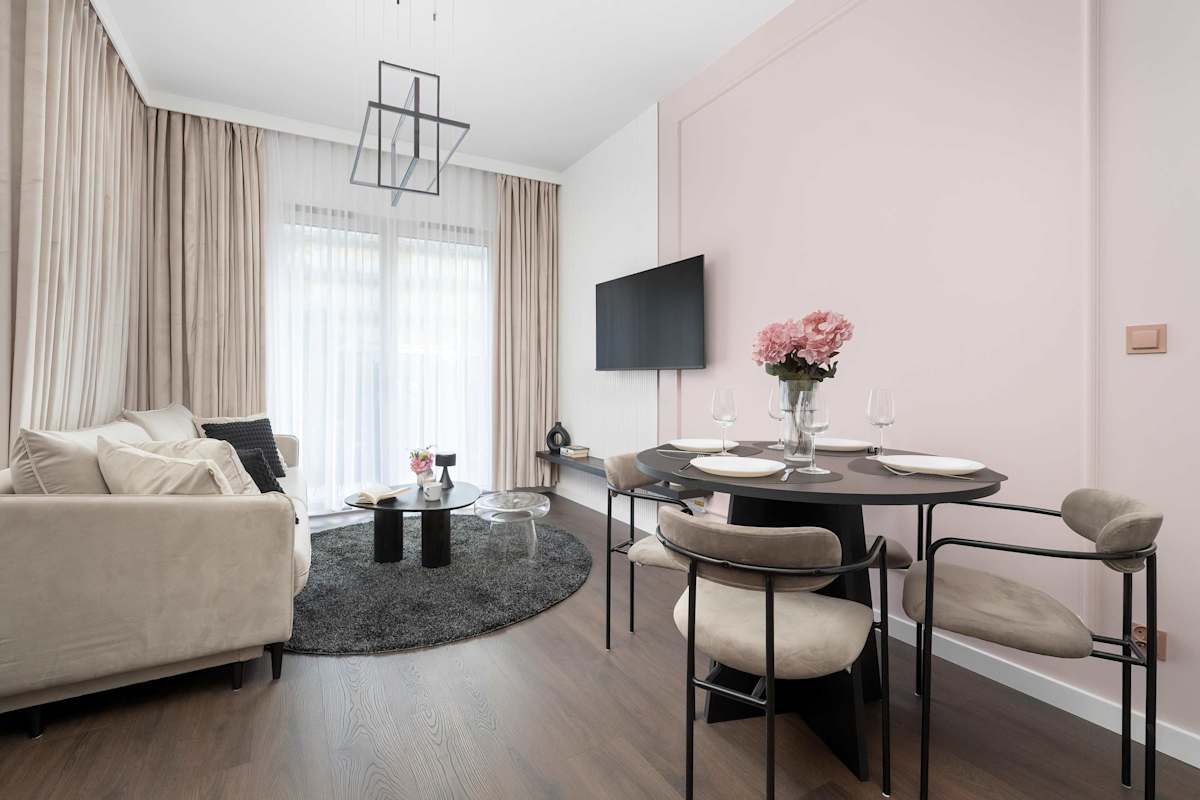 Czysta 4 Wrocław | Pink Apartment in the City Center with Terrace and Air Conditioned Living Room — Wrocław, Województwo dolnośląskie — vacation rental