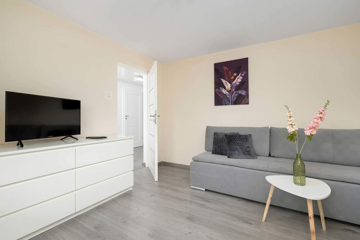 Wojtyły 253 Rzeszów | Large Apartment with Garden, 4 Parking Spaces, 3 Desks and Bathtub