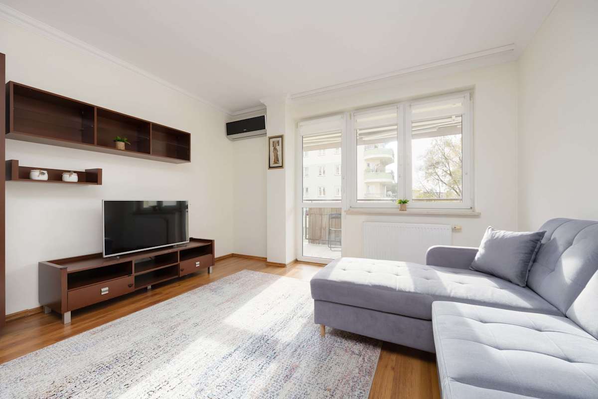 Lazurowa 183 Warsaw | Air-conditioned Apartment with Balcony and Desk — Warszawa, Mazovia — vacation rental