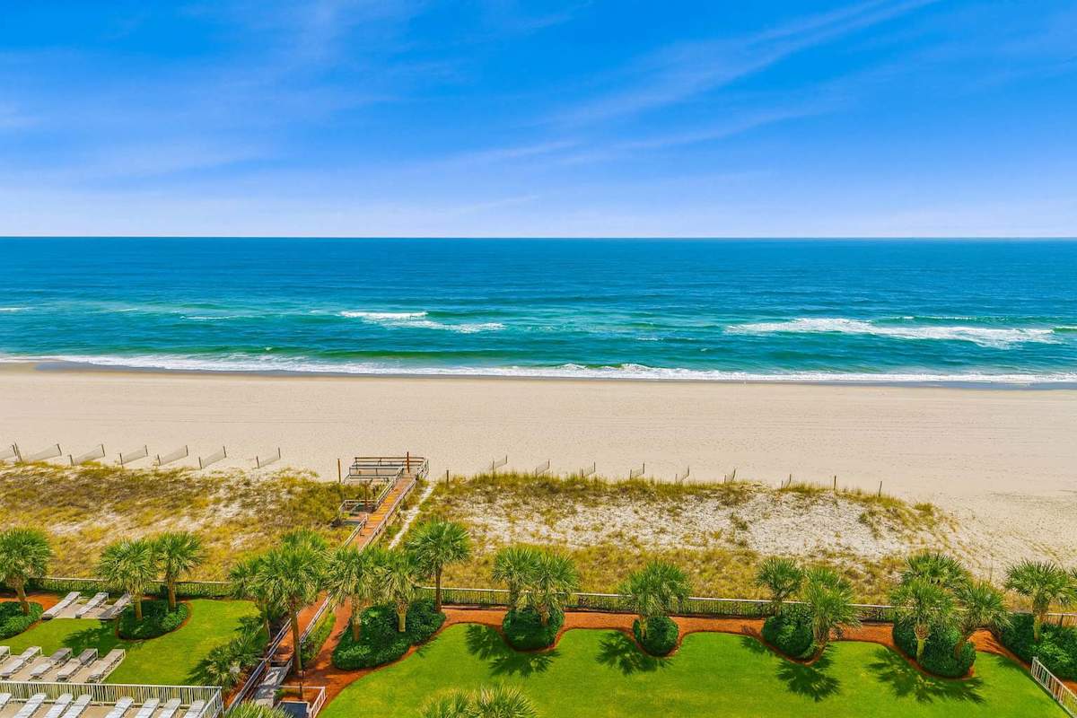 Coastal Comfort & Breathtaking Views • 1008
