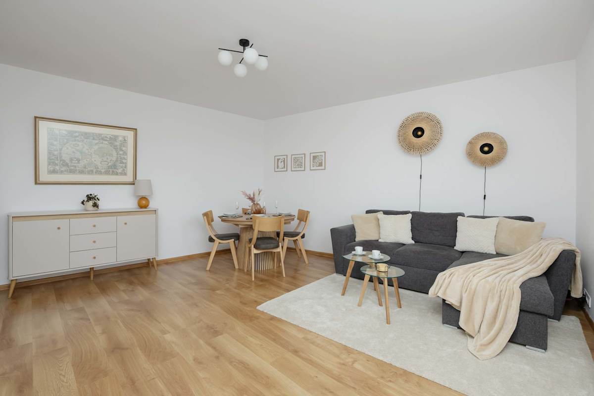 Kondratowicza 18 Warszawa | Spacious Apartment with Balcony & Parking | Functional Interiors | Bathtub — Warszawa, Województwo mazowieckie — vacation rental