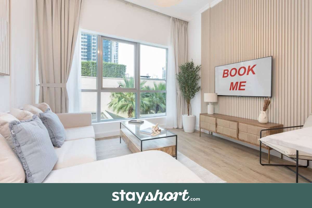 Free housekeeping visits during your stay - StayShort - Stylish 1BR Urban Living in Dubai Marina