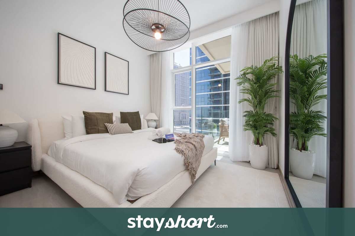 StayShort - Lavish 2BR in Business Bay Ideal for 6!