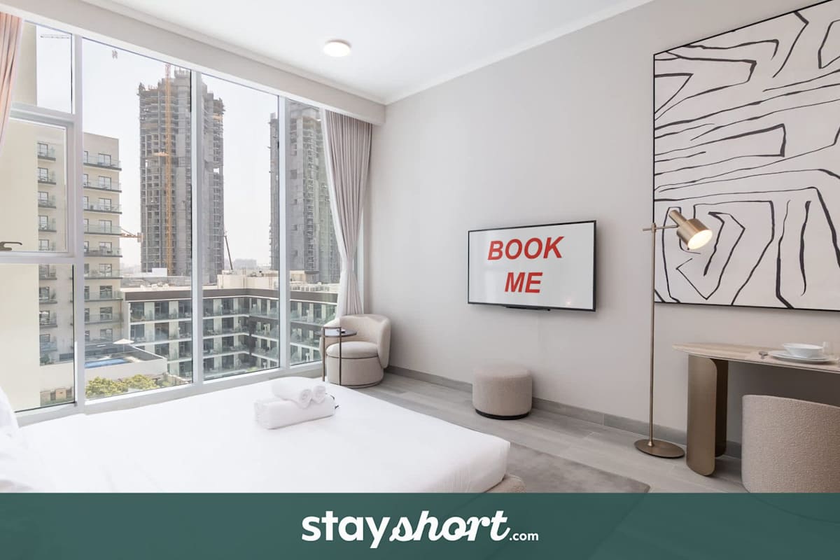 StayShort - Stylish JVC Studio for 2, Great Dubai Location!