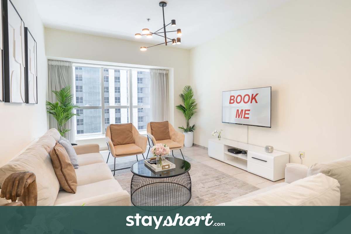 Free housekeeping visits during your stay - StayShort - Dubai Marina Apartment with Water Views Sleeps 4