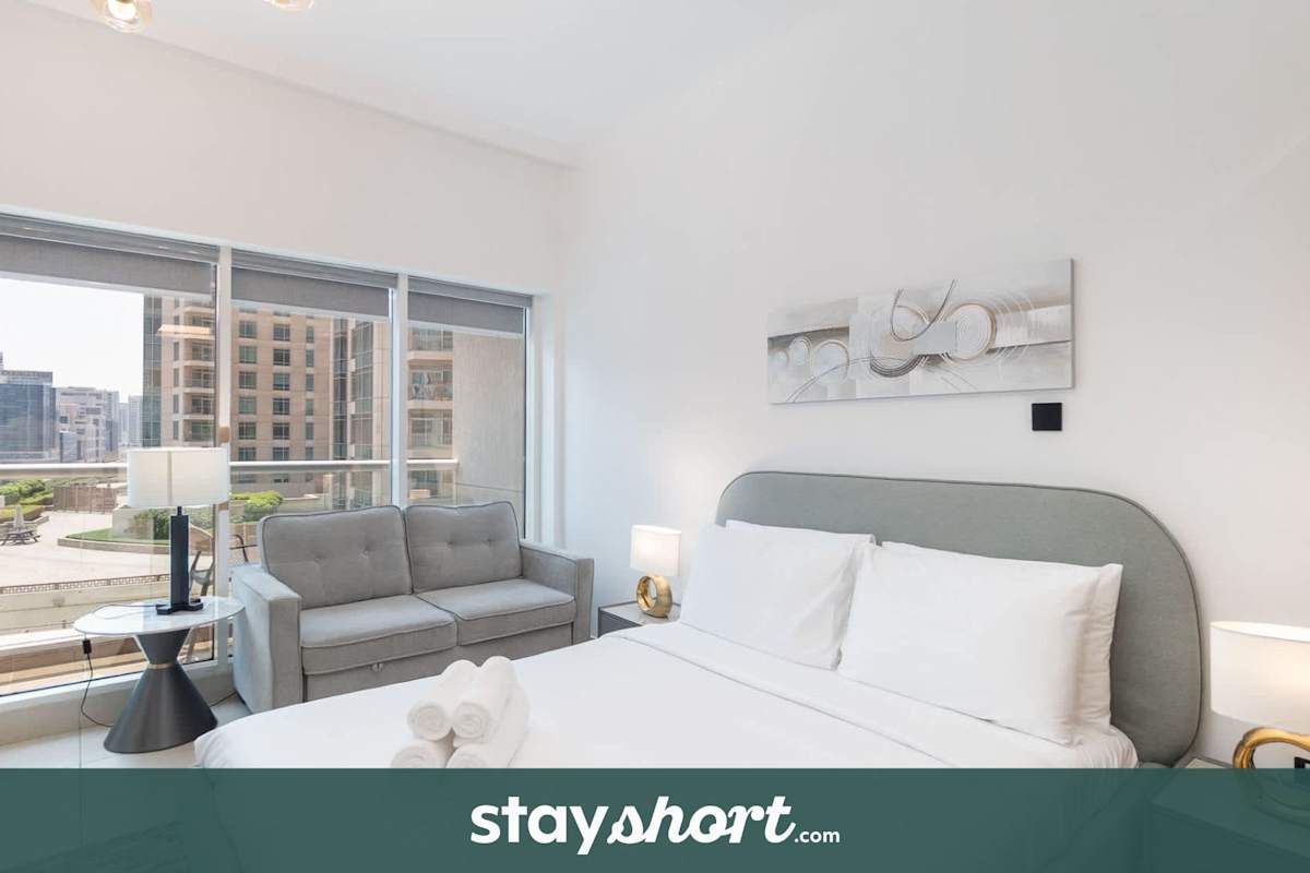 StayShort - Charming Downtown Dubai Stay Near Opera House Sleeps 3
