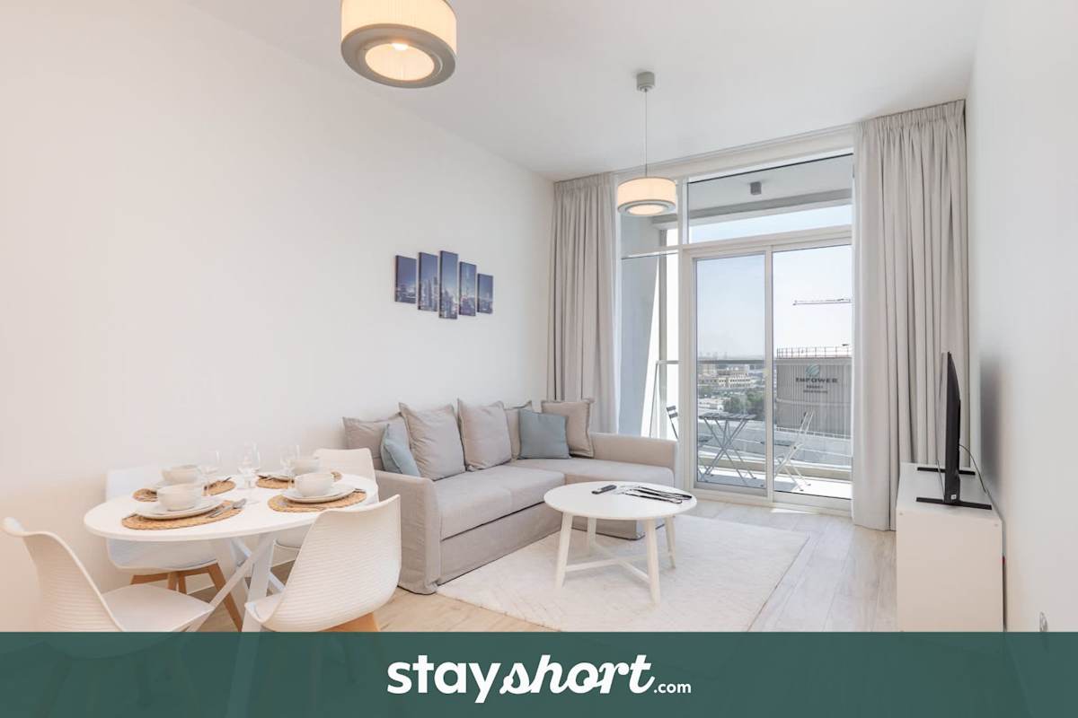 Free housekeeping visits during your stay - StayShort - Sleek 1 Bedroom in Studio One with Great Amenities