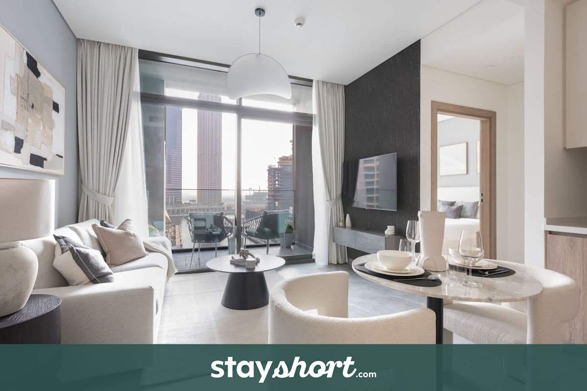 StayShort - Business Bay sleeps 4 with City & Water Views!