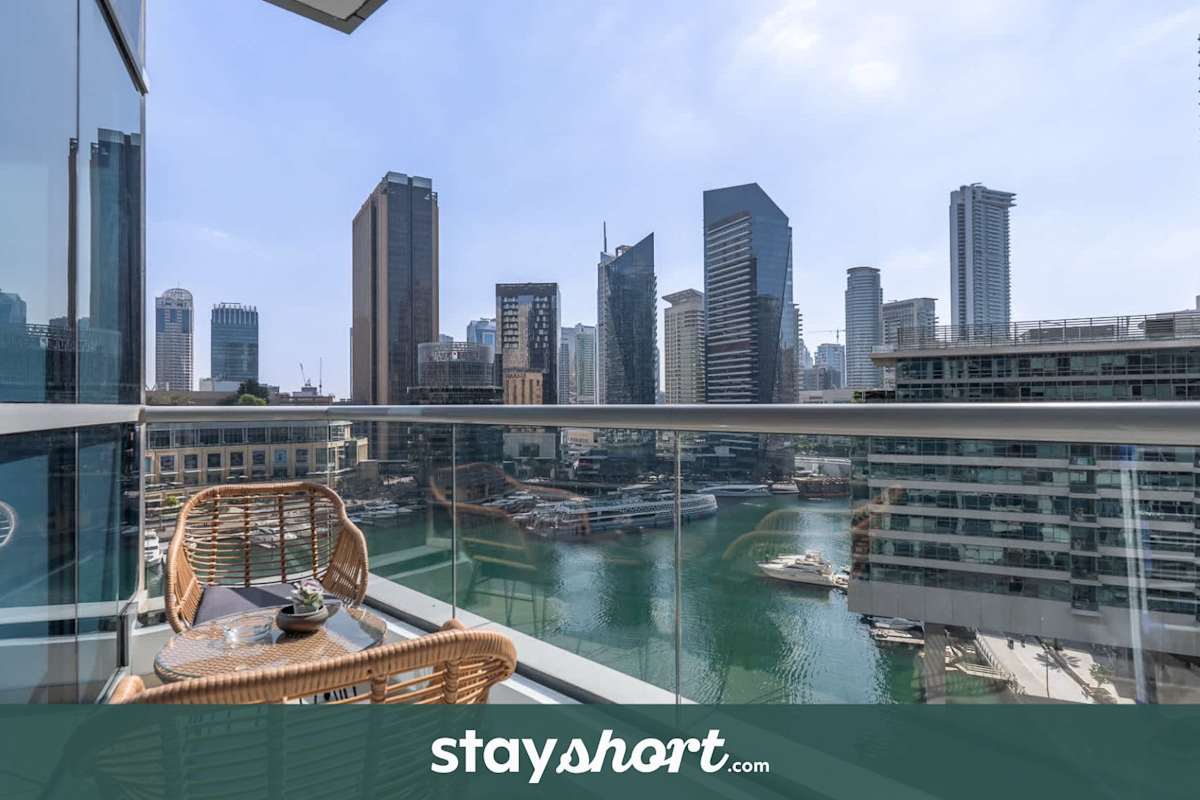 StayShort - Chic Marina-View Studio in Bay Central, Marina!