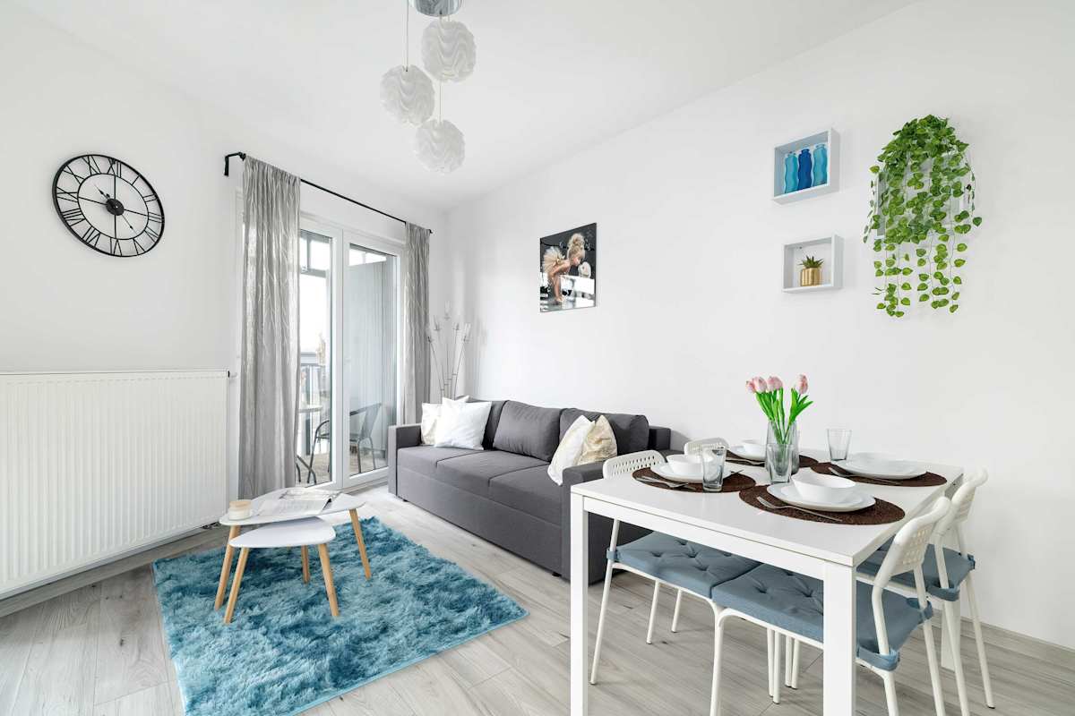 Barwicka 14H Poznań | Subtle Apartment with Parking Close to the Airport — Poznań, Greater Poland — vacation rental