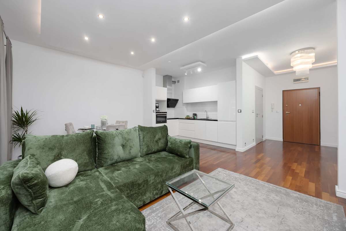 Elegant Apartment with Air Conditioning and Underground Parking by Renters Prestige — Warszawa, Mazovia — vacation rental