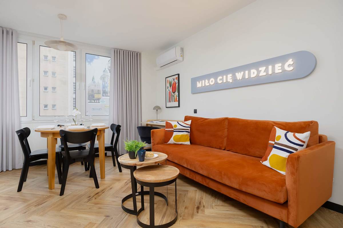 Królewska 45 Warszawa | Blue and Orange Apartment in the City Center with Air Conditioned Living Room — Warszawa, Mazovia — vacation rental