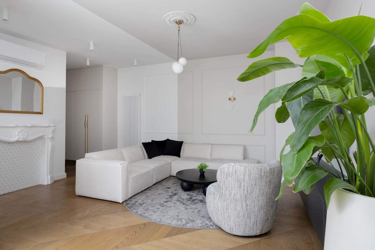 Piękna 16A Warszawa | Spacious Apartment in the City Center with Terrace, Desk and Air Conditioned Living Room — Warszawa, Województwo mazowieckie — vacation rental