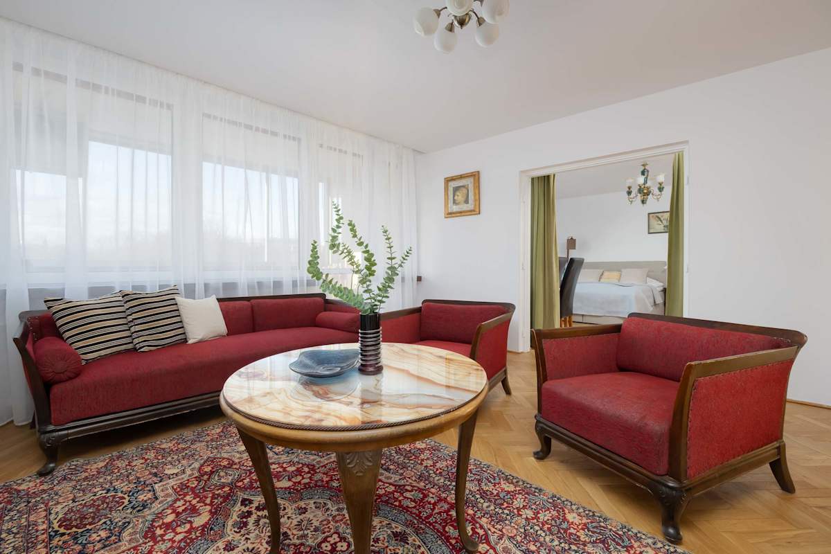 Świętojerska 16 Warszawa | Atmospheric Apartment in the City Center with Air Conditioned Living Room — Warszawa, Mazovia — vacation rental