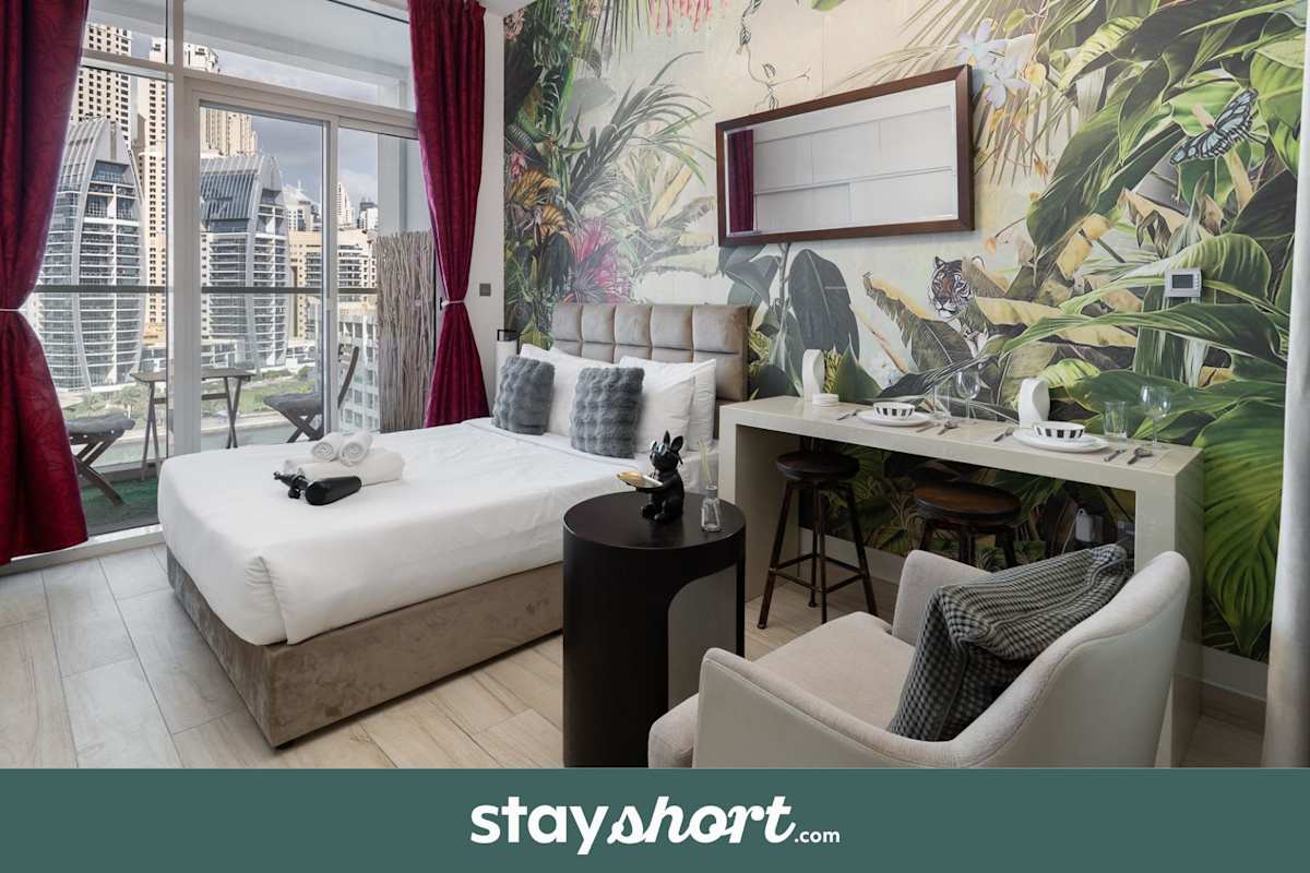 Free housekeeping visits during your stay - StayShort - Stylish Studio in Dubai Marina that Sleeps 2