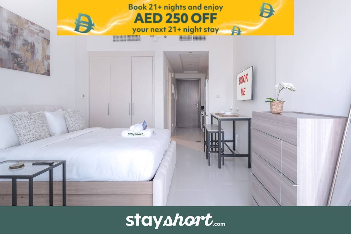 StayShort - Damac Hills Sleeps 2 with Balcony!