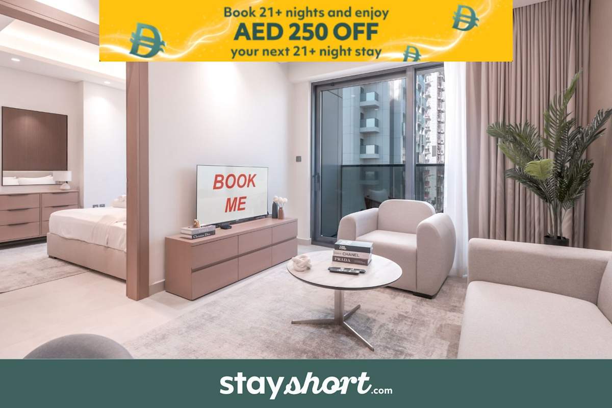 Free housekeeping visits during your stay - StayShort - Chic 1 Bed Bedroom in JVT that Sleeps 2 with Balcony!