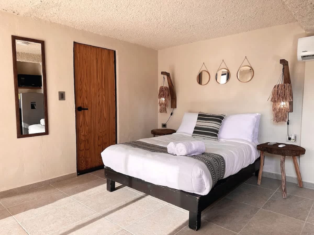 Studio bedroom with double bed