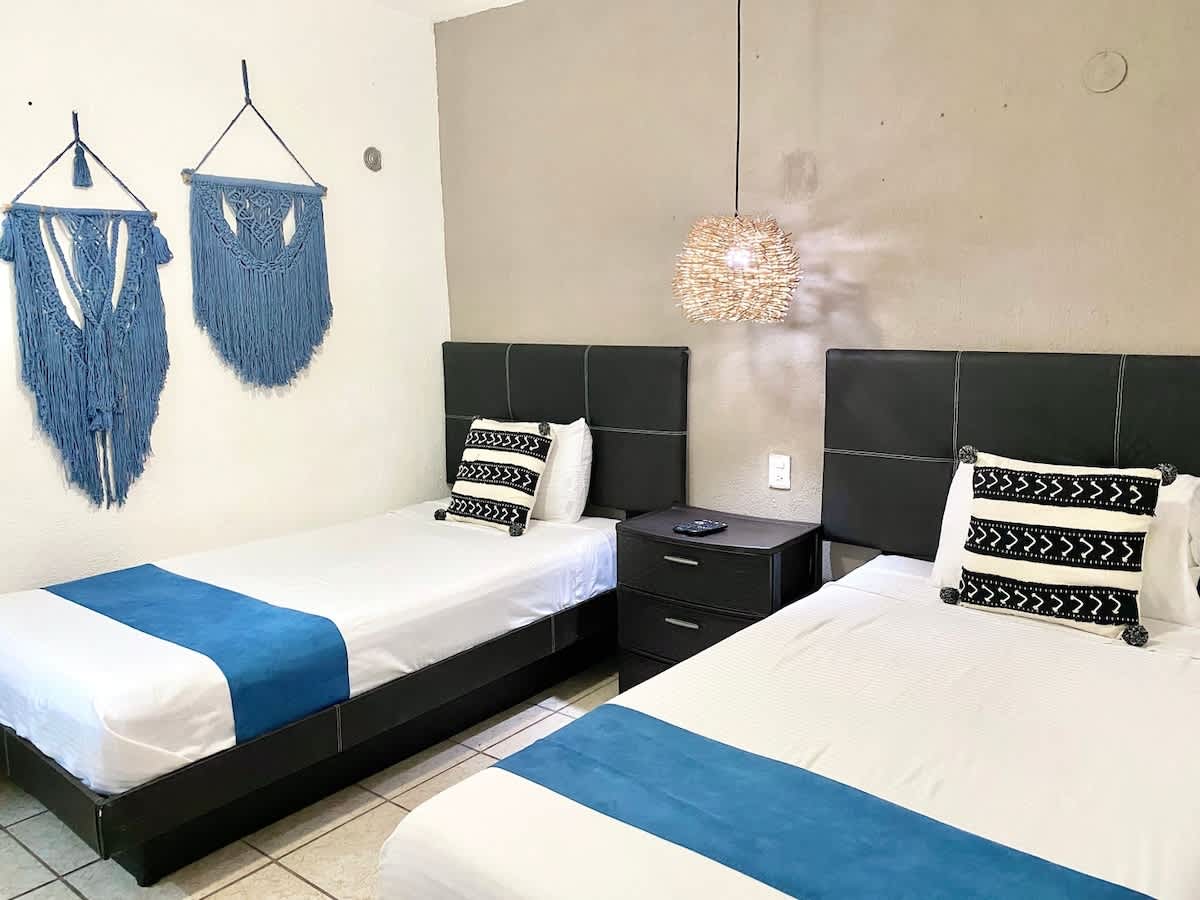 Sleeping area with two single beds