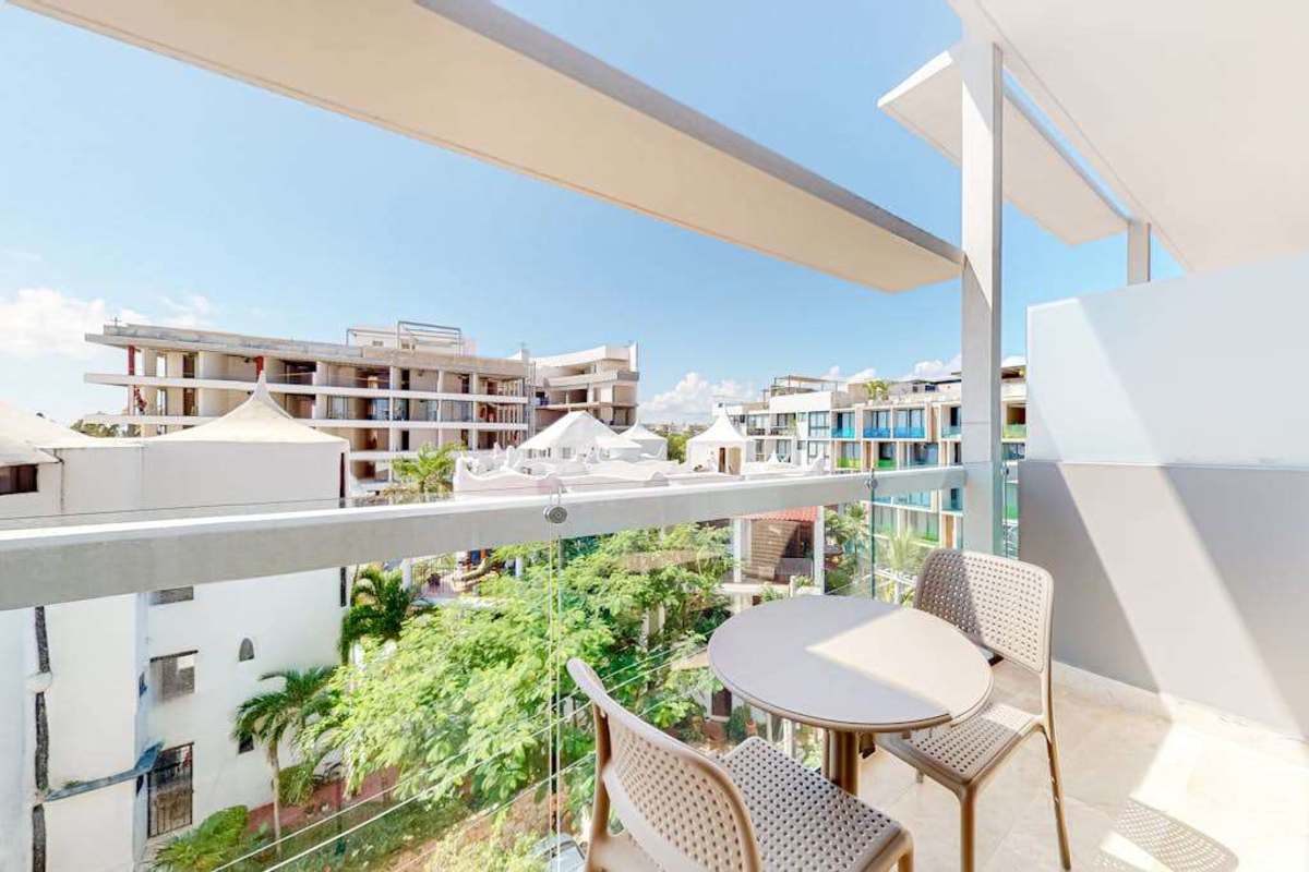 Aerial view of the building and Playa del Carmen