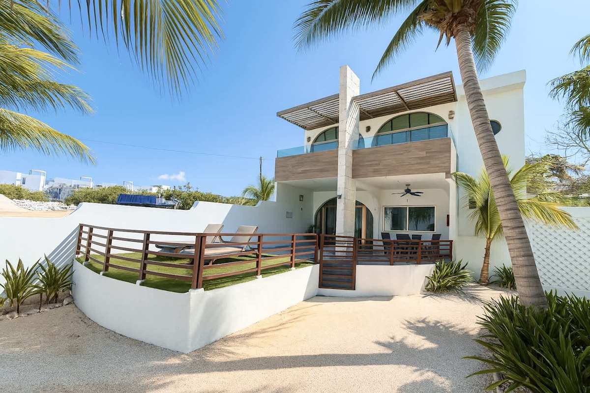 Private Villa in Isla Mujeres with Pool and Beach Access