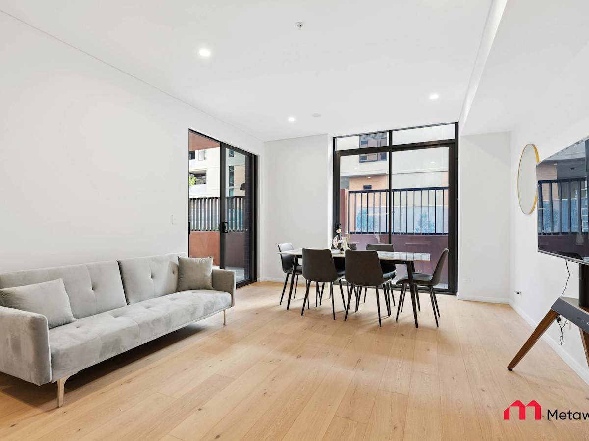 Modern 2BR Near Shops & Metro
