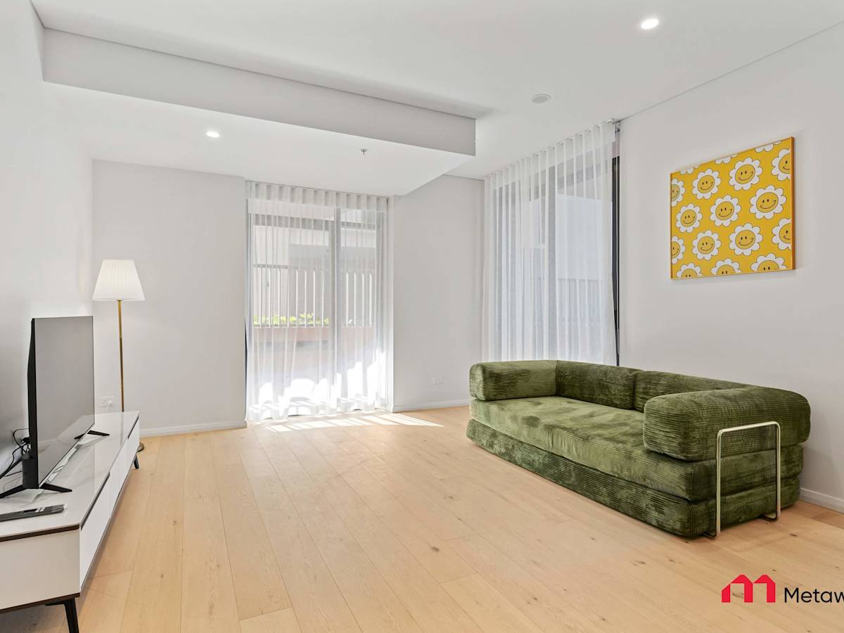 Stylish 2BR Apartment Near Metro & Shops
