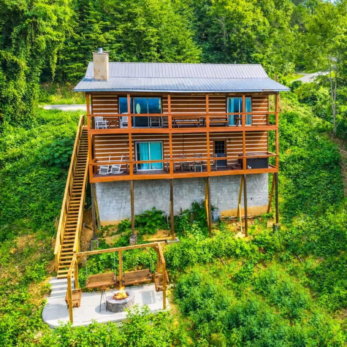 Cabin with Hot Tub photo 1