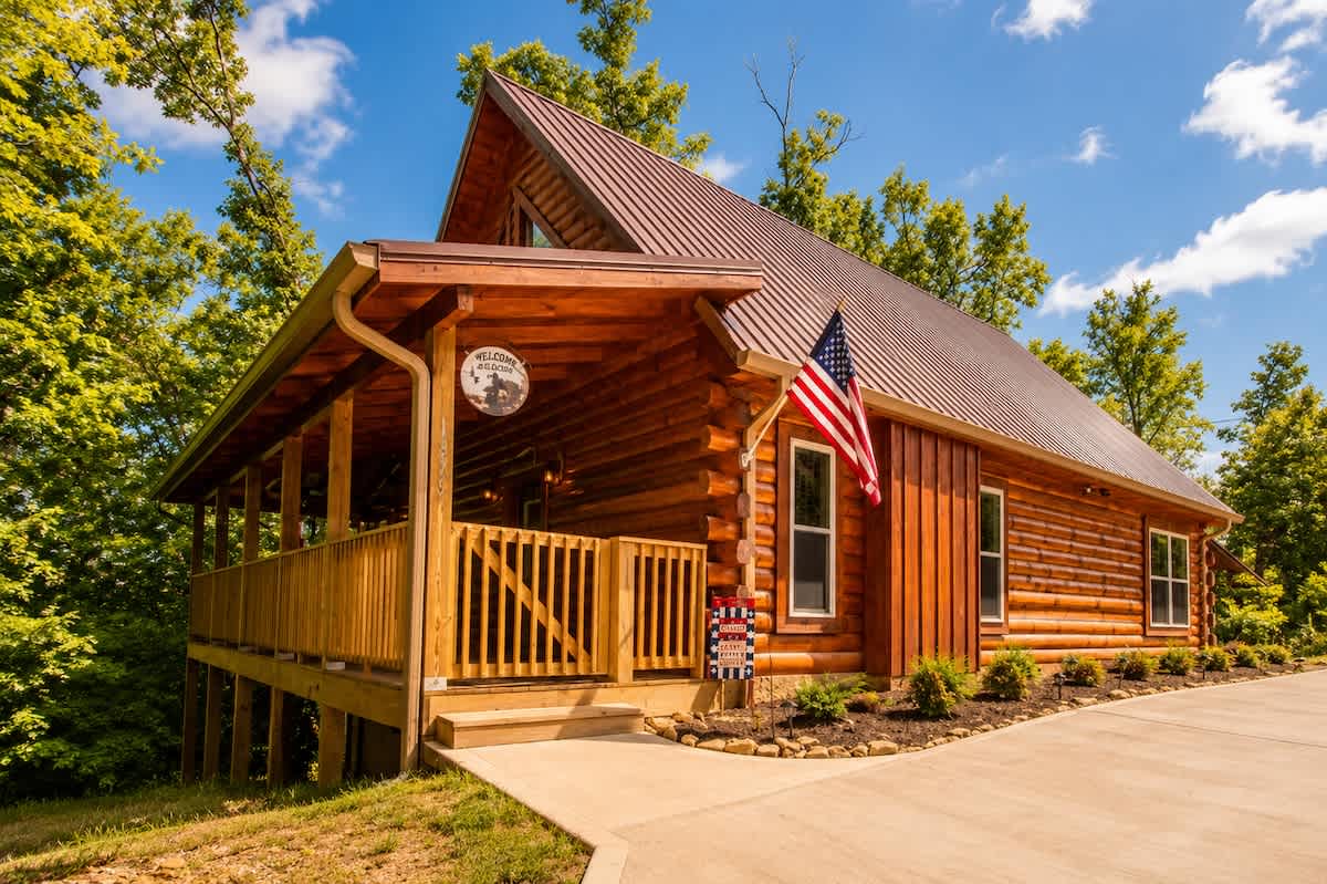 Cozy 3BR Cabin w/ Hot Tub photo 1
