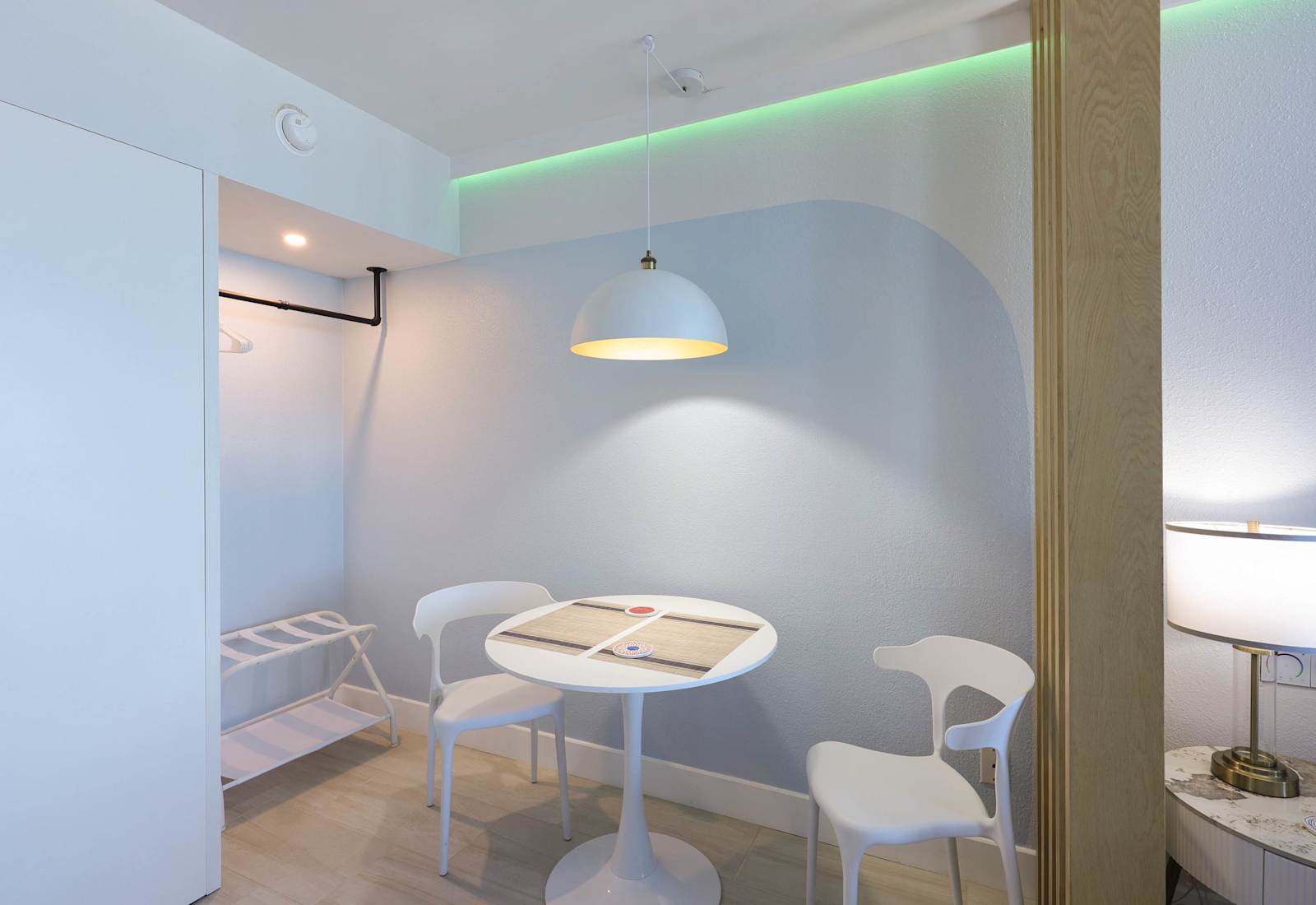 Dine with a view or catch up on work in this bright and modern nook, just steps from your private balcony. Natural light and ocean breezes make every moment feel like a getaway.