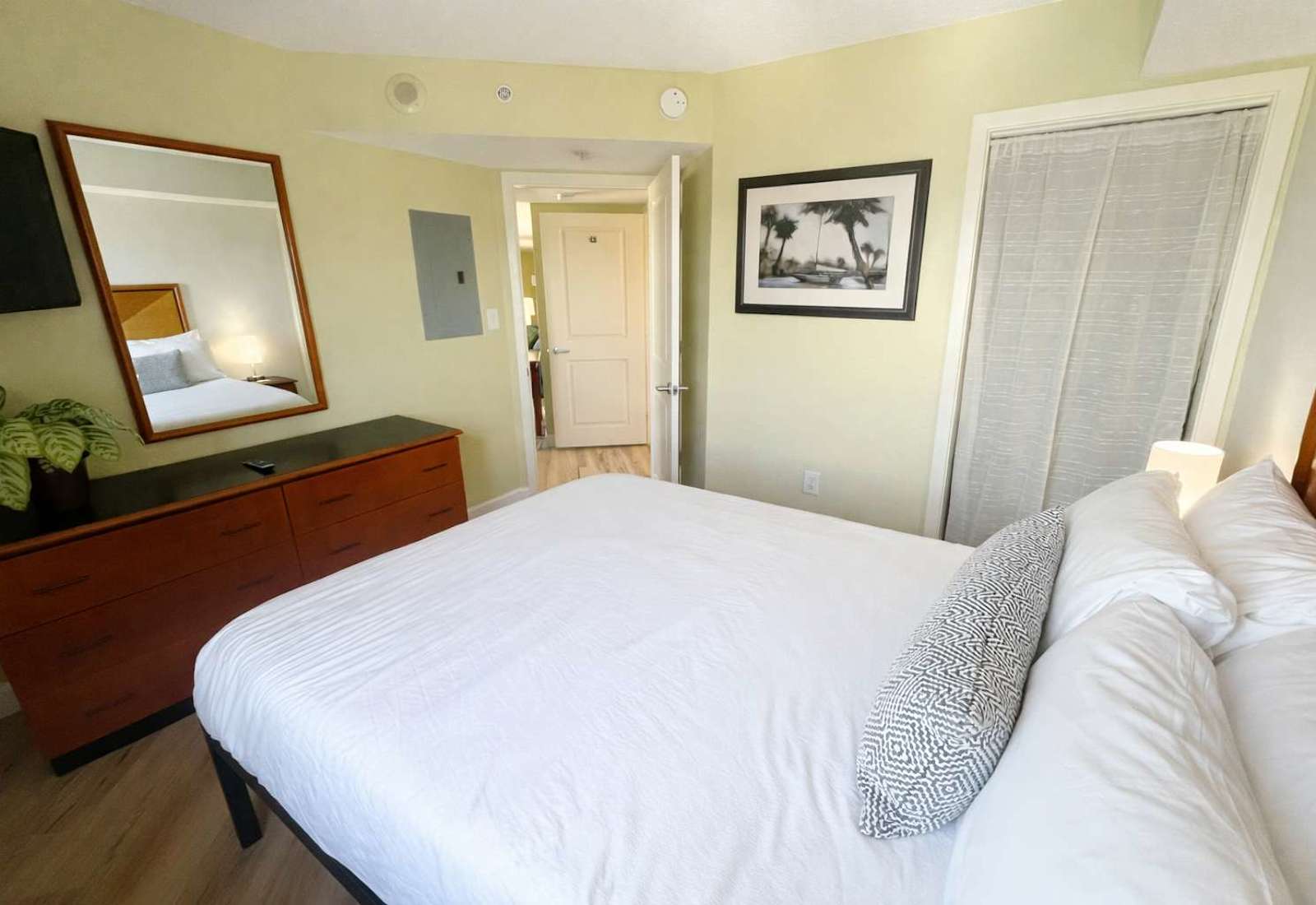 Bright, clean, and effortlessly comfortable — a relaxing retreat designed for restful nights and easy coastal living.