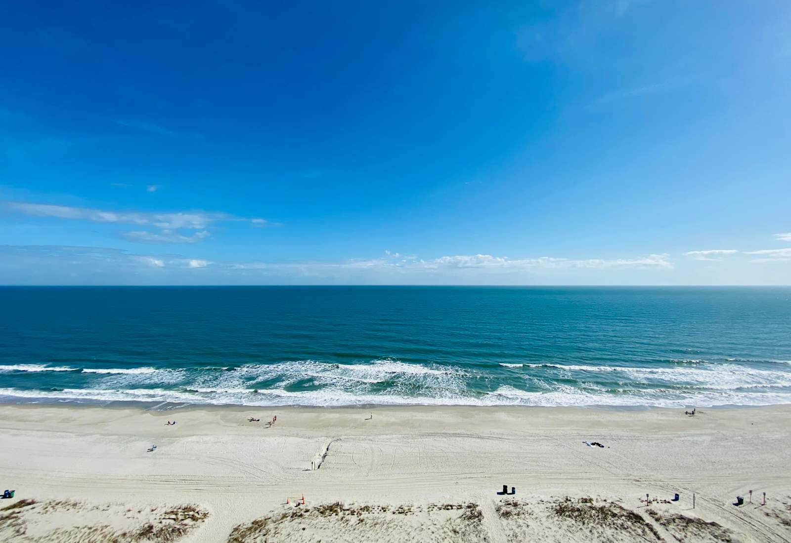 Book your coastal getaway today and make unforgettable memories by the sea!