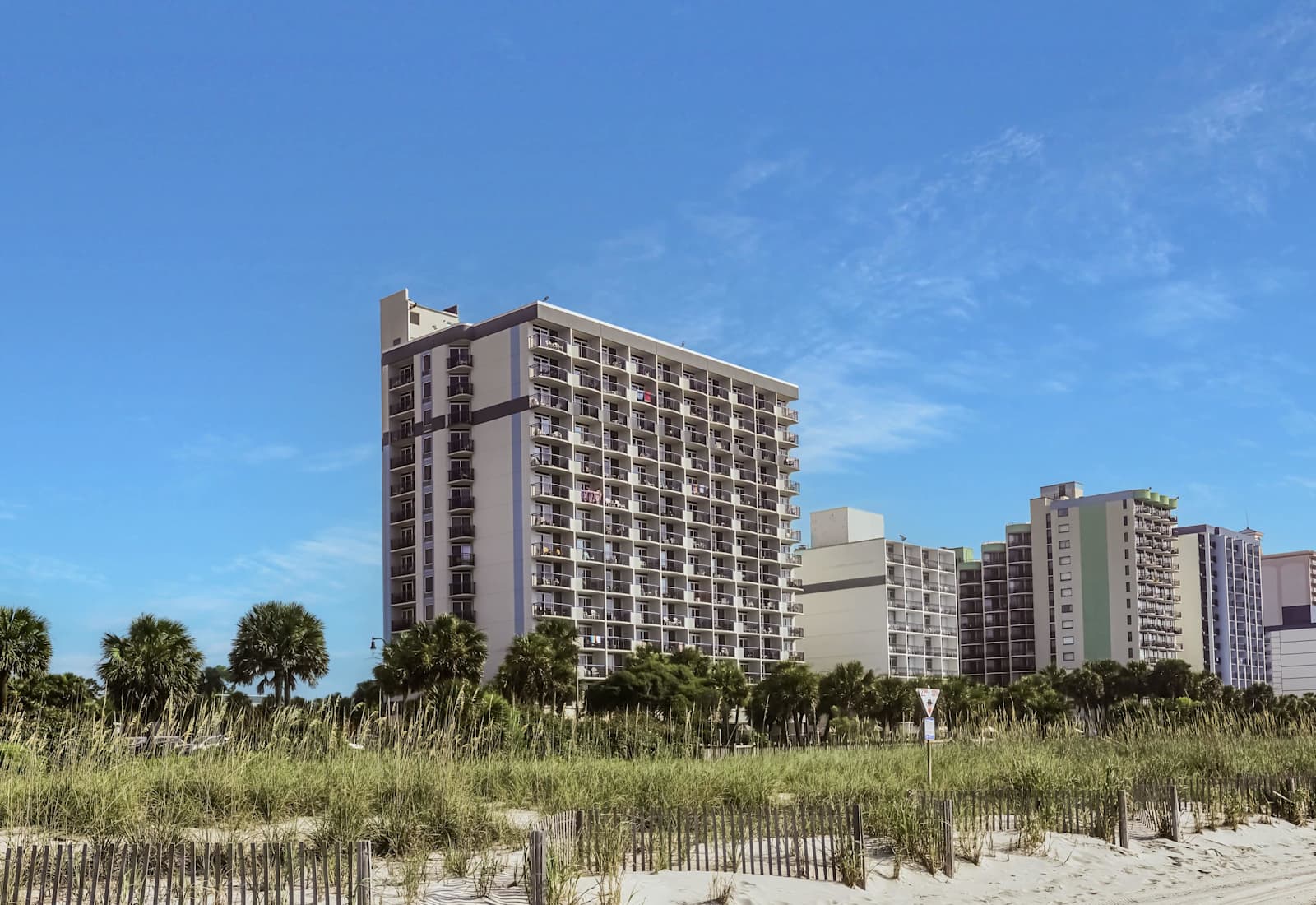 
Wake up to ocean breezes and unbeatable views! This beachfront high-rise puts you steps from the sand, with sun, surf, and serenity right outside your door. Your perfect coastal getaway starts here!