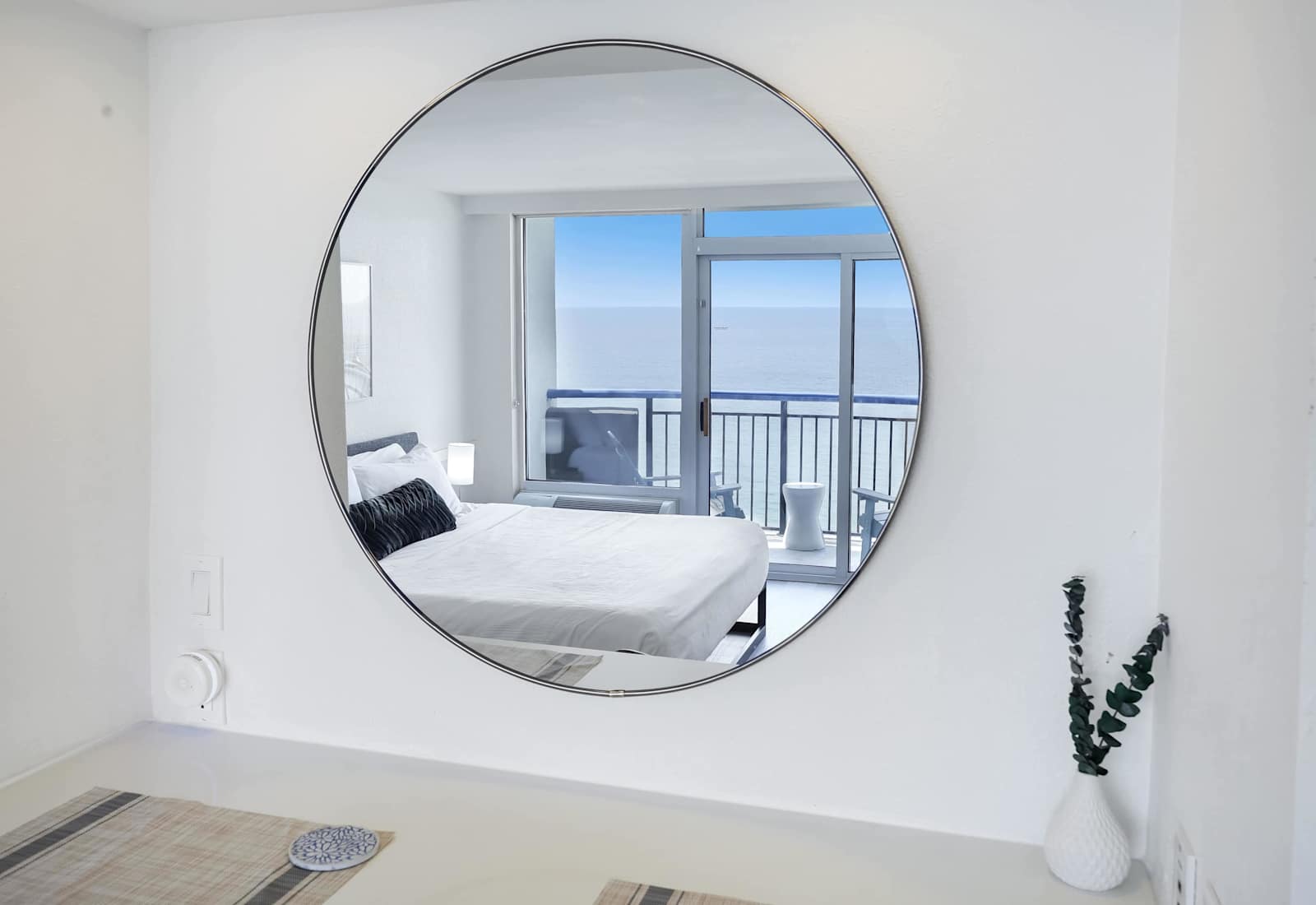 Enjoy stunning ocean views in the mirror while dining in the breakfast nook. 