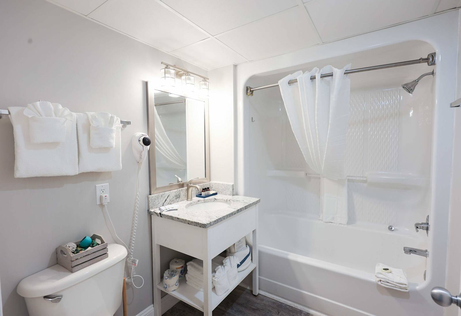 Wash all that sand off in this luxurious bathroom with upgraded toiletries & plush towels!